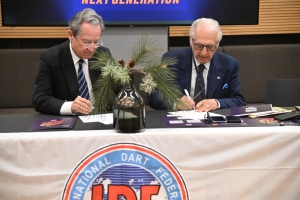Uno sport di diffusione mondiale - Firmato l’accordo per la joint venture  con l’ International Dart Federation