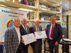 Onorificenza per gli oltre 50 anni di appartenenza al Panathlon International Club Innsbruck al Dr. Hans Rainer e al Dir. Günther Fritz