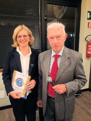 Tigullio Chiavari - Il  Club  riconosce a Simona Callo, Segretaria Generale del Panathlon International, il titolo di socia onoraria