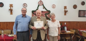 Entrega del diploma del 50 años con el Panathlon en el ultimo convivio del año 2021 del club Buenos Aires
