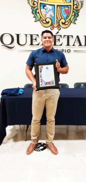 Panathlon Club Querétaro - premio al canoista Axel Uriel Fernández Olvera