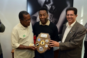 Panathlon prestou homenagen para o Pelé em 2013 - Distrito Brasil
